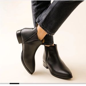 Nisolo Eva Everyday Chelsea Boot 9.5 NEW
